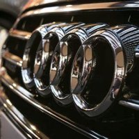 Audi емблема черен гланц 315мм Ауди Q7, снимка 1 - Аксесоари и консумативи - 41738081