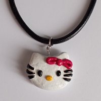 Ръчно изработено герданче- Hello Kitty , снимка 1 - Колиета, медальони, синджири - 44466291