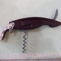 Тирбушон "М" с уред за рязане на печат и декапсулатор, снимка 1 - Аксесоари за кухня - 36038636