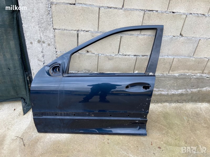 Предна лява шофьорска врата за мерцедес ц класа w203 facelift без ръжда, снимка 1