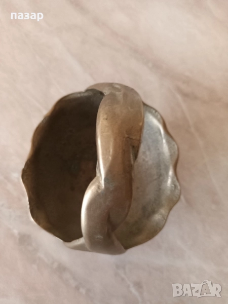 Кошничка бронзова за колекция, снимка 1