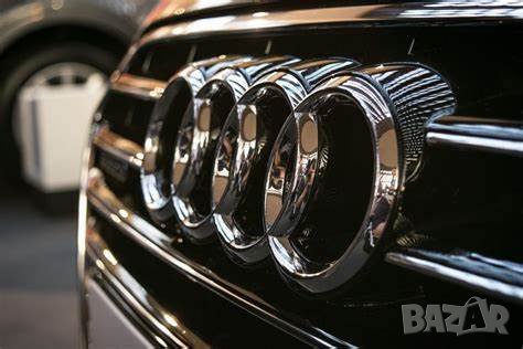 Audi емблема черен гланц 315мм Ауди Q7, снимка 1