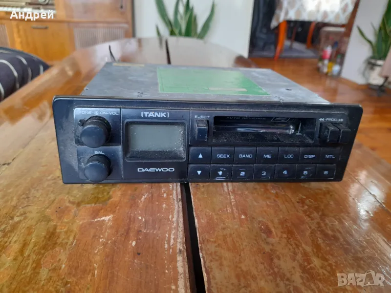 Стар автомобилен радиокасетофон Daewoo, снимка 1