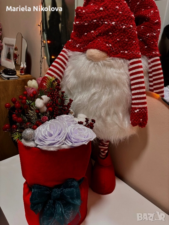 Празничен букет със сатенени ръчно изработени рози, снимка 1