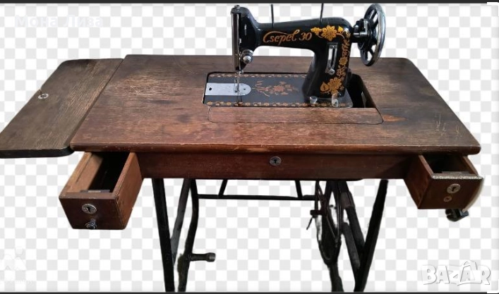 Шевна машина Csepel 30 в дървен шкаф, снимка 1