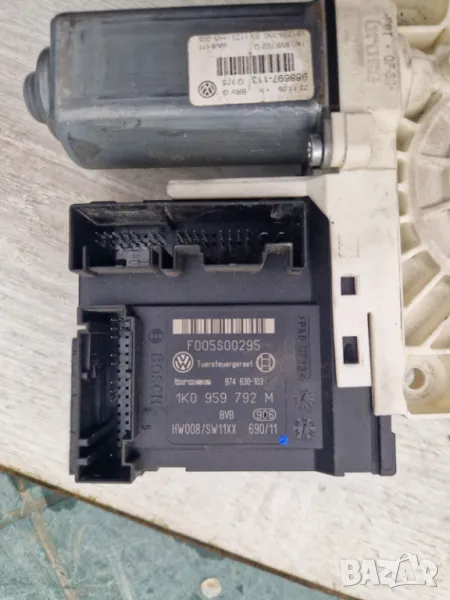 Модул предна дясна врата VW Passat B6 (2005-2011г.) 1K0 959 792 M, снимка 1
