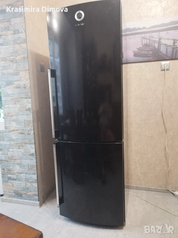 Хладилник с долна част фризер, снимка 1