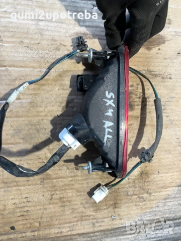 Трети Стоп за Мъгла 36570-70L0 SUZUKI SX4 S-Cross 1.4 2021 HYBRID ALLGRIP, снимка 2 - Части - 53754289