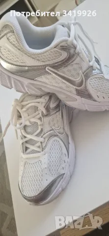 Nike маратонки , нови без кутия 35.5, бял/сребрист