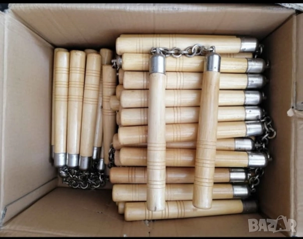 Нунджако с дървени дръжки 