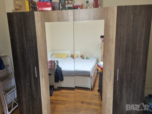 Двукрилен гардероб 183см височина×200см ширина×55 см дълбочина 