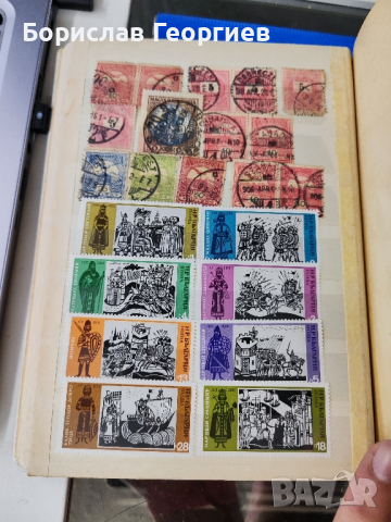 Класьор с пощенски марки, снимка 1 - Филателия - 44629123