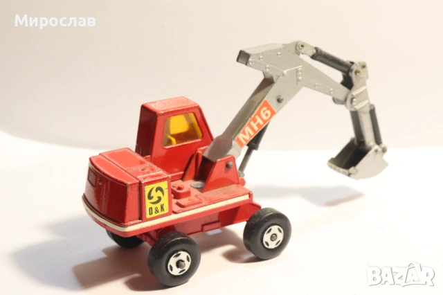 MATCHBOX БАГЕР ТРАКТОР ФАДРОМА КОЛИЧКА МОДЕЛ, снимка 5 - Колекции - 53417693