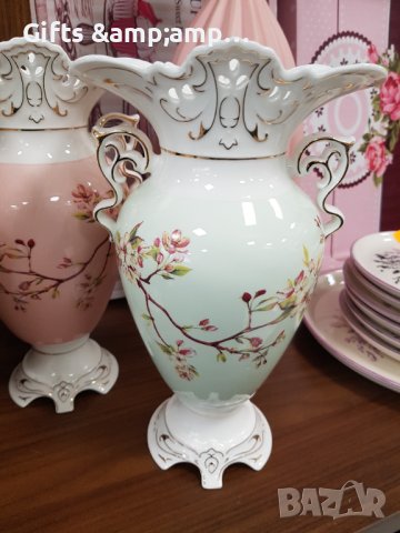 Порцеланови вази в три цвята, снимка 2 - Вази - 38709181