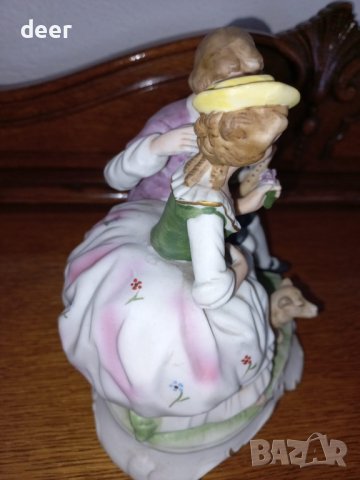 Красива порцеланова статуетка от Западна Европа, снимка 3 - Статуетки - 39383561