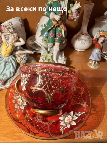 Ръчно изрисувани букети и цветя върху рубинено червен кристал Код P1630, снимка 8 - Декорация за дома - 52924561