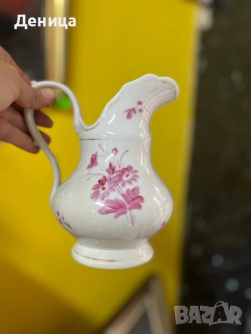 Един винтидж разкош💗 Порцеланова кана за вода Вместимост-500/600 мл и височина-17 см Ръчно рисувана, снимка 2 - Аксесоари за кухня - 51503518