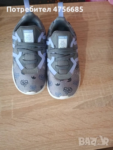 Детски маратонки Adidas 27, снимка 3 - Детски маратонки - 53731820
