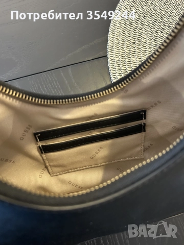 Кожена чанта GUESS, снимка 7 - Чанти - 55944442