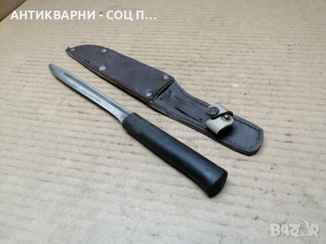 Стар Кован Касапски Нож Със Стара Кожена Кания. 