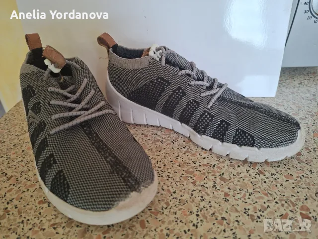 Сиви обувки Clarks