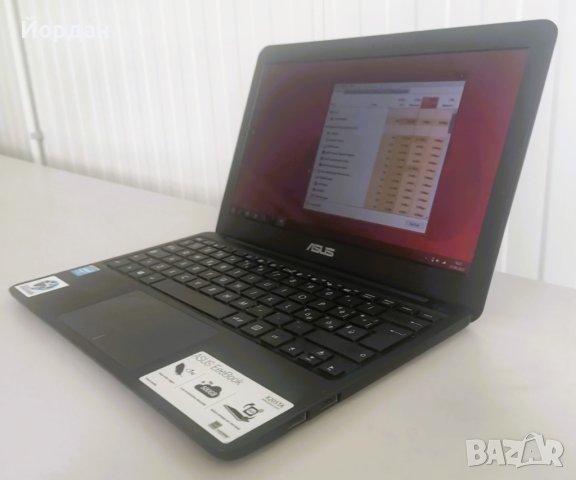 Лаптоп Asus x205ta EeeBook, снимка 1 - Лаптопи за дома - 42538732