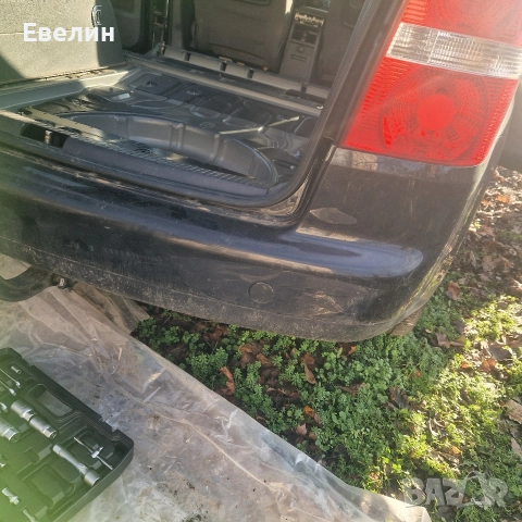 задна броня черна VW Touran 2006г