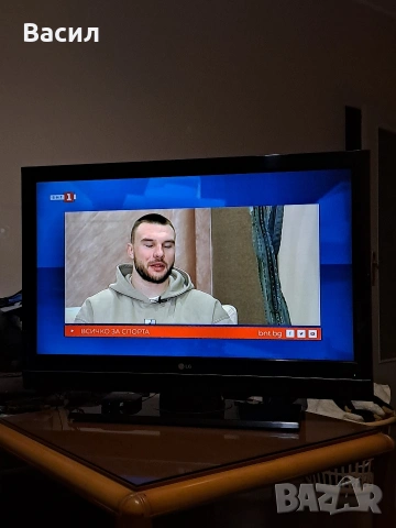 Телевизор LG 42' LCD, снимка 4 - Телевизори - 53611216