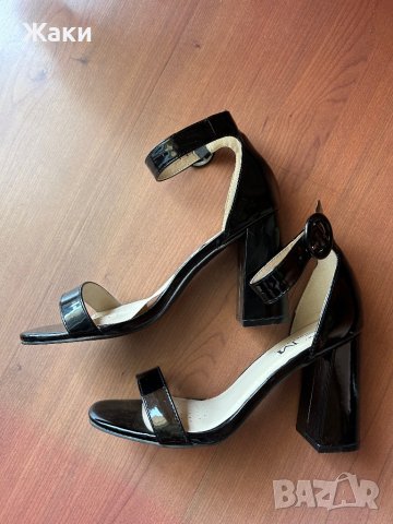 Обувки на ток черен лак