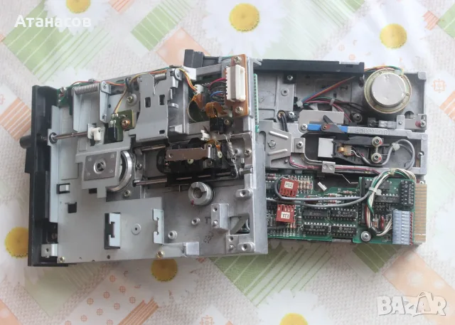 Старо флопи устройство 5.25"  - два броя., снимка 8 - Други - 55942489