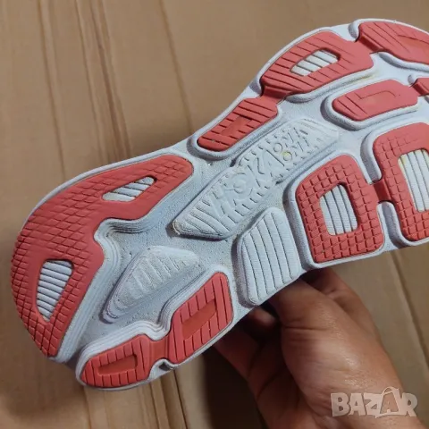 маратонки Hoka Bondi 6 номер 39 ,5-40 2/3, снимка 17 - Маратонки - 50156791