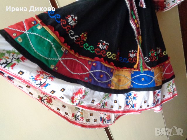 Продавам българска народна дамска носия / комплект, снимка 3 - Антикварни и старинни предмети - 40165721