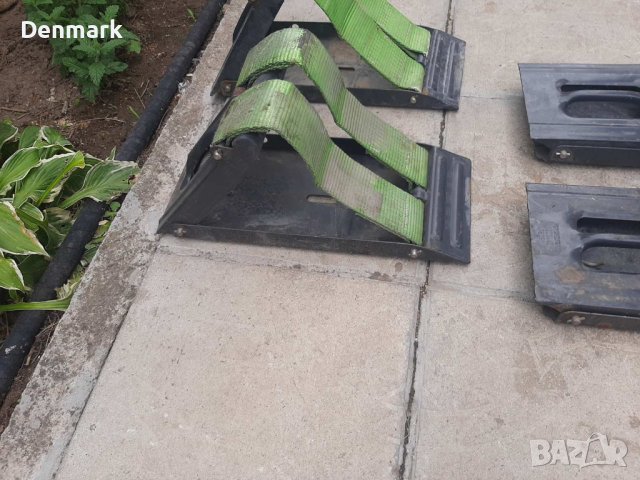 Клинове за колелата на камион  VOLVO