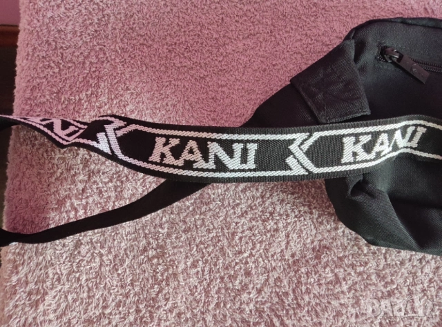 Оригинална чантичка Karl Kani Signature - за кръст/през гърди, снимка 6 - Чанти - 53164671