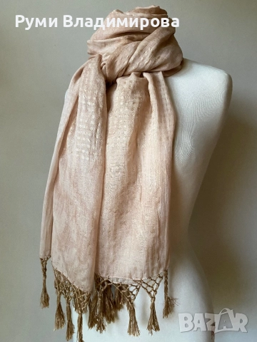 Бежов шал Henry Cotton's от 85 % памук и 15 % коприна, снимка 3 - Шалове - 52770415
