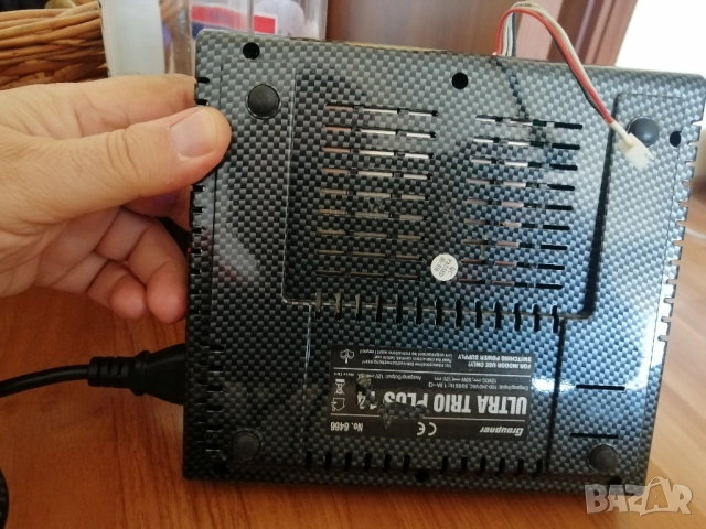 Зарядно устройство за батерии GRAUPNER Ultra Trio plus 14, снимка 4 - Друга електроника - 51475809