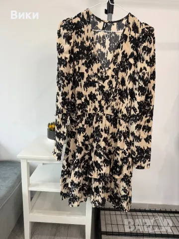 Красива рокля в размер М, снимка 4 - Рокли - 48168104