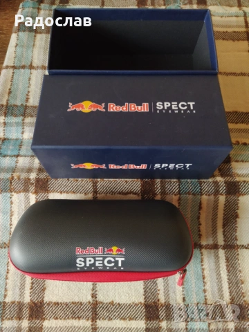 калъф за слънчеви очила Red Bull