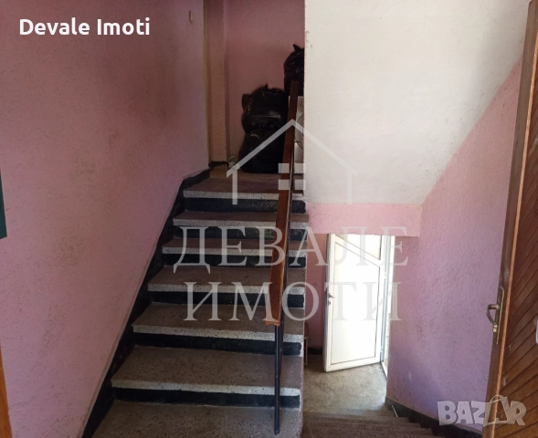 Продава се масивна двуетажна къща в центъра, снимка 14 - Къщи - 51532688