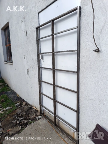 Продавам метална рамка за врата, ограда, легло, параван, парапет, снимка 2 - Входни врати - 53433179