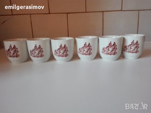 Порцеланови съдове и сервизи.