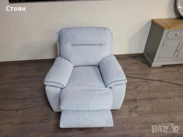 Светло сив фотьойл от плат с електрически релаксиращ механизъм, снимка 5 - Дивани и мека мебел - 51955036