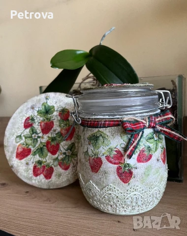 Буркан с дървена подложка, декупаж., снимка 2 - Декорация за дома - 50594574