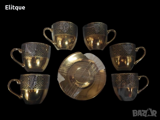 Изискан комплект за сервиране на кафе, за перфектното кафе изживяване