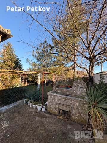 Къща с Механа на входа на село Медово, снимка 6 - Къщи - 52891800