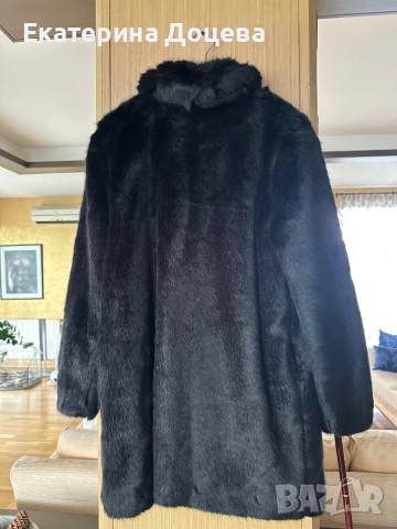 Черно палто с косъм , снимка 2 - Палта, манта - 52083064