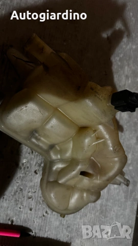 Разширителен съд , охладителна течност за Audi A6 - 445319103, снимка 2 - Части - 53406409