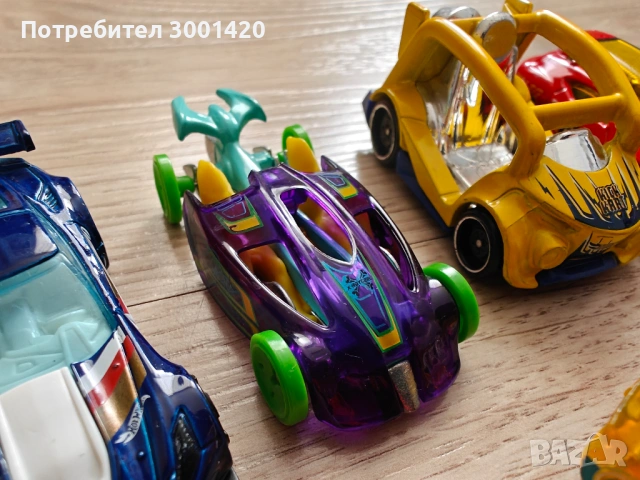 колички Hot Wheels - 11 бр общо, снимка 7 - Коли, камиони, мотори, писти - 53357081