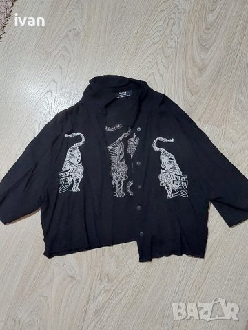 Къса черна риза