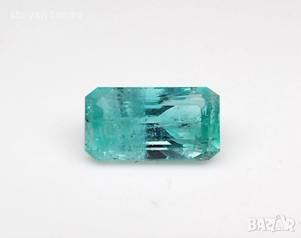 Магнетичен естествен изумруд с цвят на лагуна 2.08кт! Сертифициран! Нов!, снимка 2 - Други - 53652142